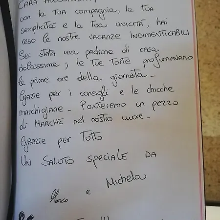בית הארחה La Dimora Di Lola Affittacamere 3*