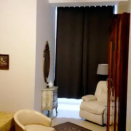 La Dimora Di Lola Affittacamere בית הארחה