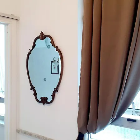 בית הארחה La Dimora Di Lola Affittacamere 3*