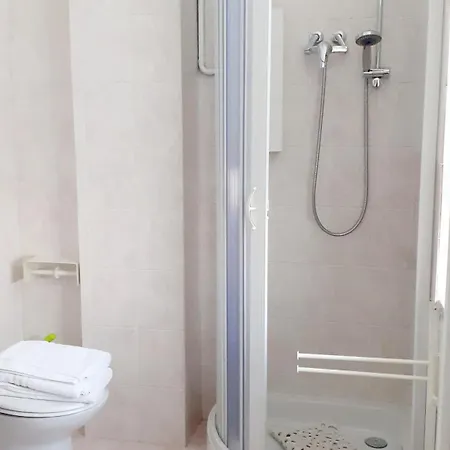 La Dimora Di Lola Affittacamere בית הארחה 3*