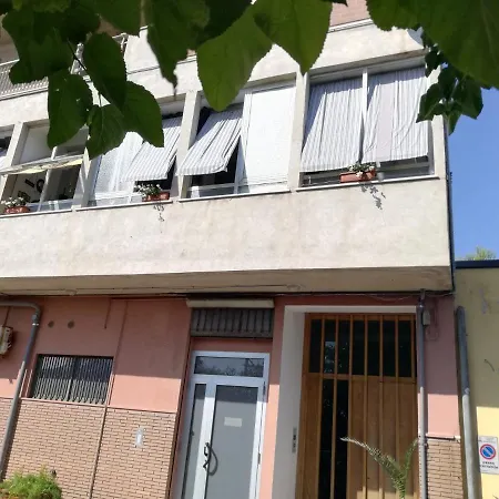 Maison d'hôtes La Dimora Di Lola Affittacamere Porto SantʼElpidio